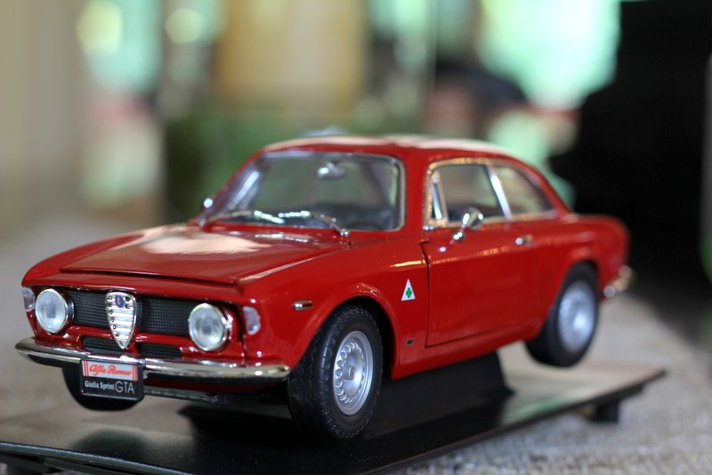Illustration for article titled 1:18Â Alfa Romeo Sprint GTA Tuesday